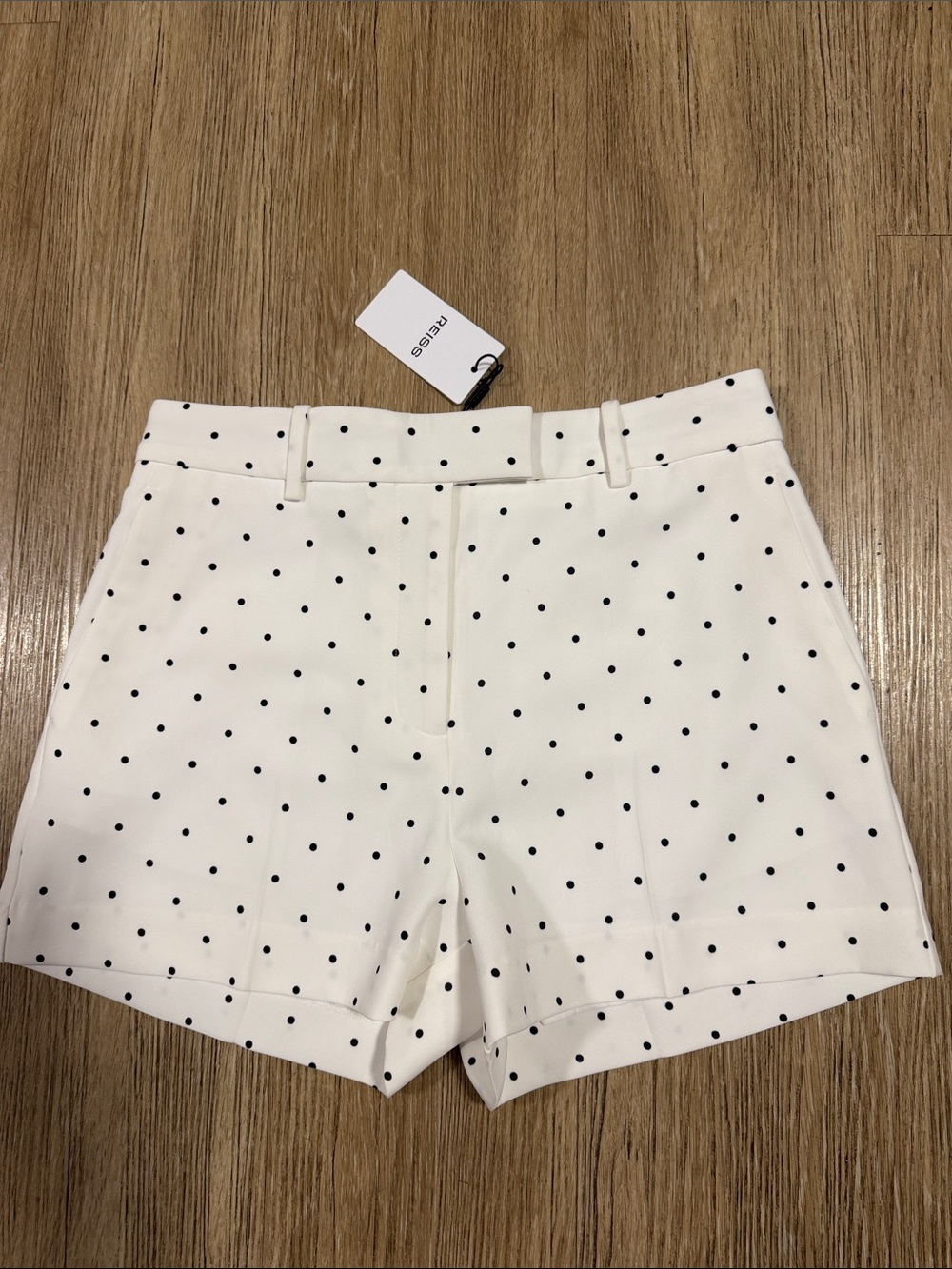 Reiss White Polka Dot Tailored Shorts size 6